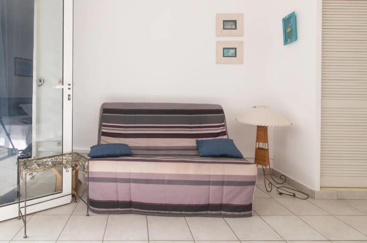 Un Pied-A-Terre Face A La Marina Apartment Le Marin Exterior photo